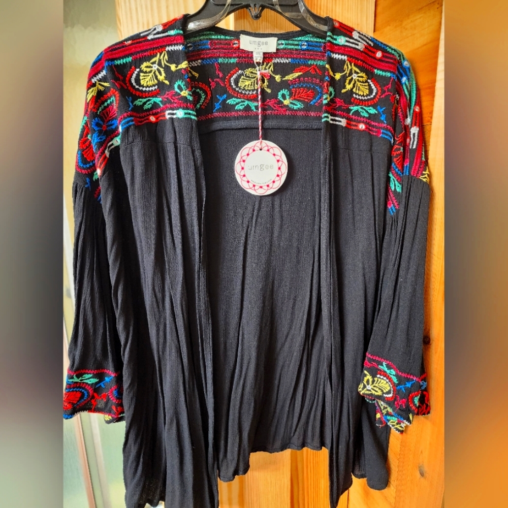 NWT Umgee Black Lightweight kimono style jacket. 3/4 length sleeves.